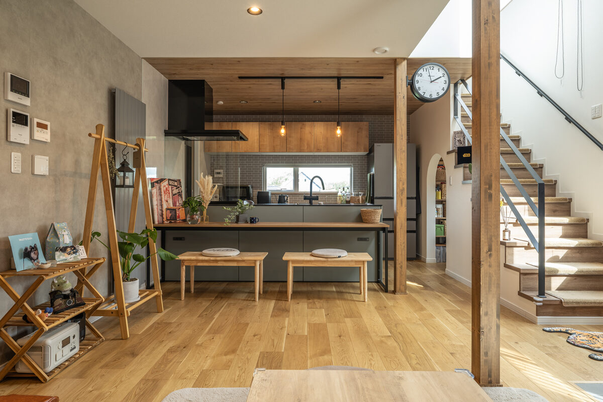 薪ストーブの炎で<br>身も心も温まる安らぎの家